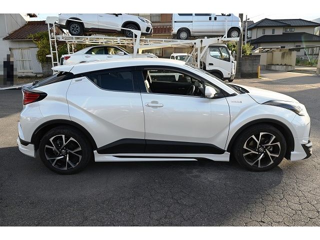 Toyota C-HR 2020-08 195513-8