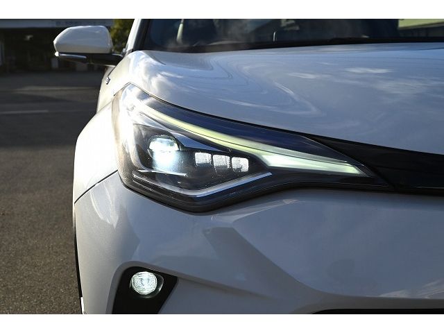Toyota C-HR 2020-08 195513-17