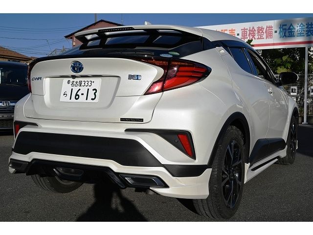 Toyota C-HR 2020-08 195513-4