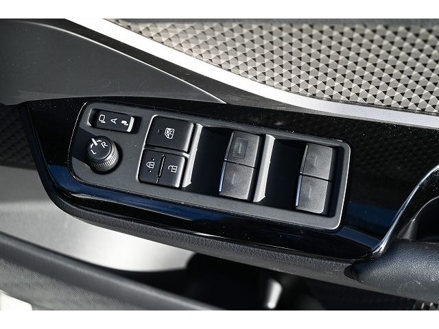 Toyota C-HR 2020-08 195513-19