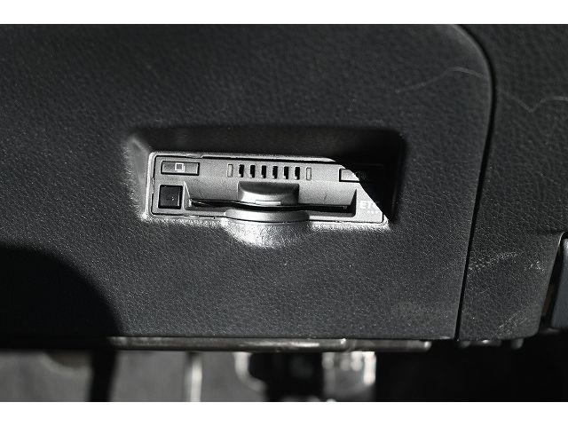 Toyota C-HR 2020-08 195513-21