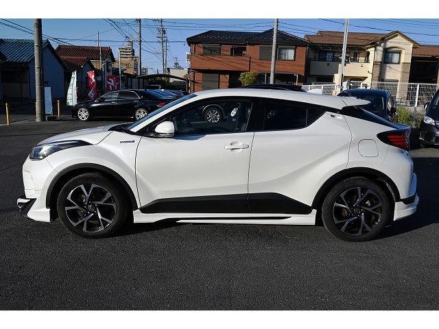 Toyota C-HR 2020-08 195513-7