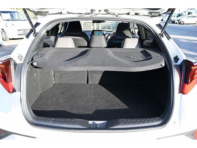 Toyota C-HR 2020-08 195513-13