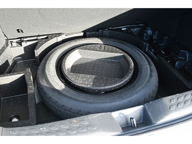 Toyota C-HR 2020-08 195513-14