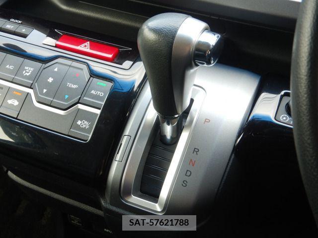 Honda e 2012-05 349712-13