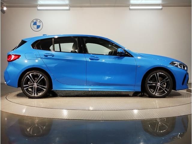 Bmw 1 SERIES 2022-11 22043-6