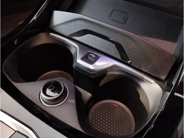 Bmw 1 SERIES 2022-11 22043-19