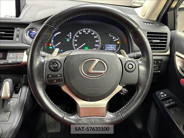 Lexus CT 2016-01 211189-12