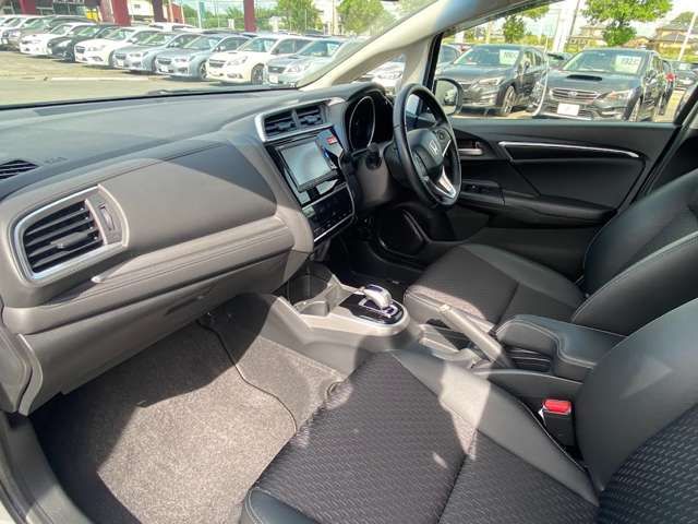 Honda FIT HYBRID 2017-02 183342-19