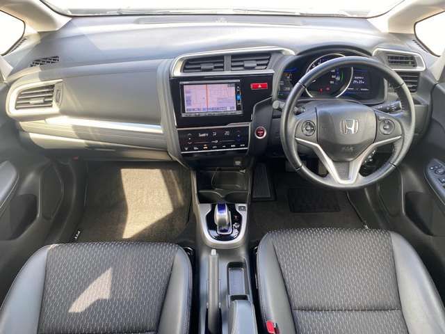 Honda FIT HYBRID 2017-02 183342-2