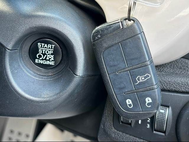 Fiat 500X 2016-03 26896-7