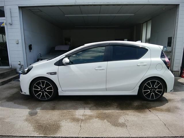Toyota AQUA 2016-09 188482-5