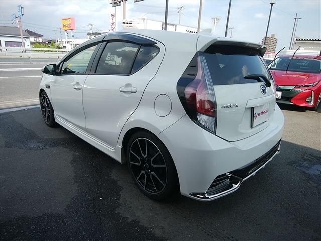 Toyota AQUA 2016-09 188482-7