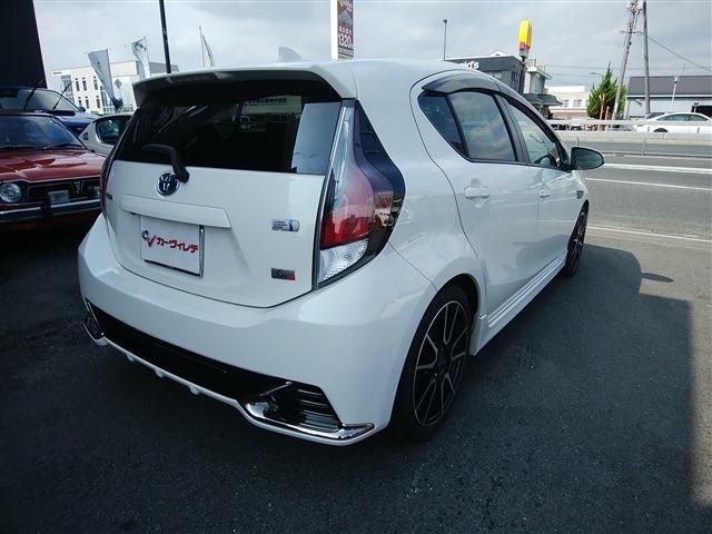 Toyota AQUA 2016-09 188482-3
