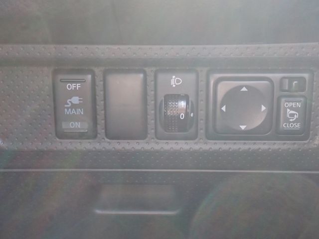 Nissan AD VAN 2016-09 11828-5