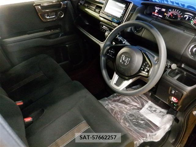 Honda N BOX CUSTOM 2018-01 256729-1