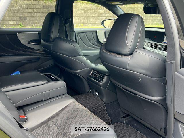 Lexus LS 2018-01 204798-18