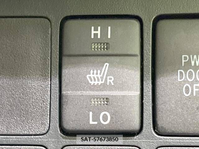 Toyota SPADE 2015-04 394270-7