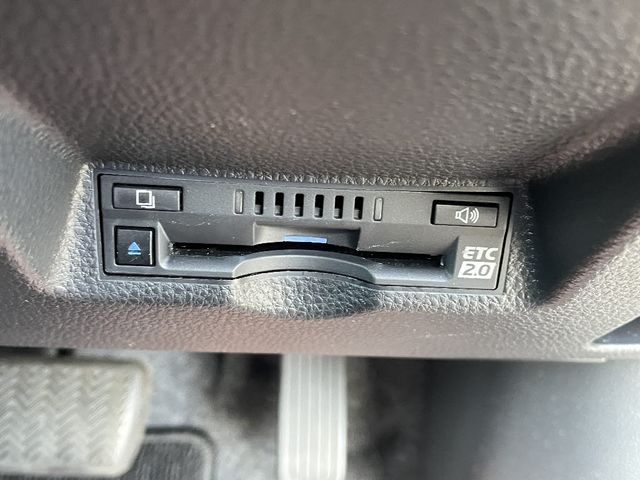 Toyota YARIS 2020-09 180497-16
