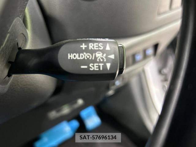 Toyota C-HR 2017-10 323013-3