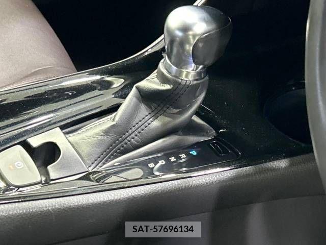 Toyota C-HR 2017-10 323013-19