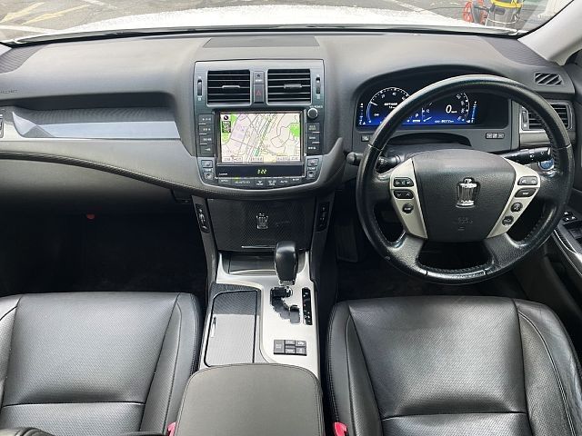 Toyota CROWN SEDAN 2011-11 182434-1