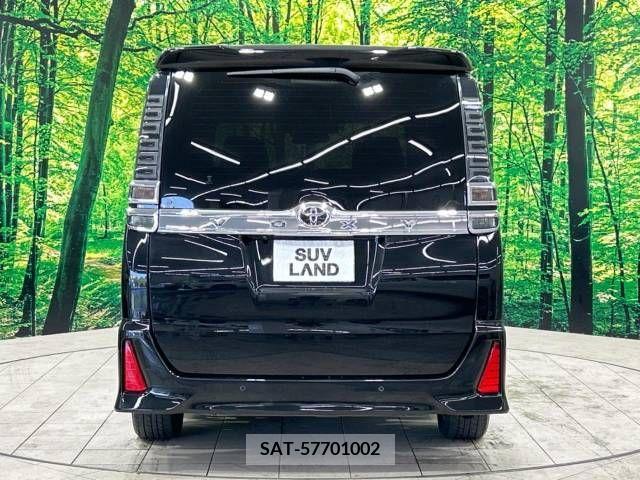 Toyota VOXY 2021-04 370449-15