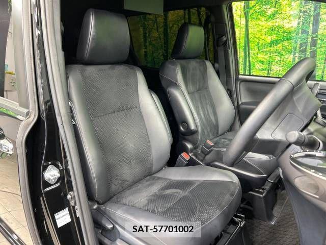 Toyota VOXY 2021-04 370449-7