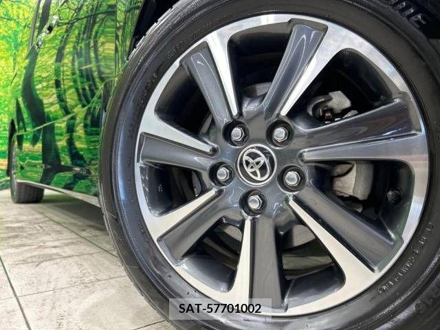 Toyota VOXY 2021-04 370449-13