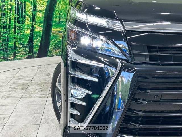 Toyota VOXY 2021-04 370449-12