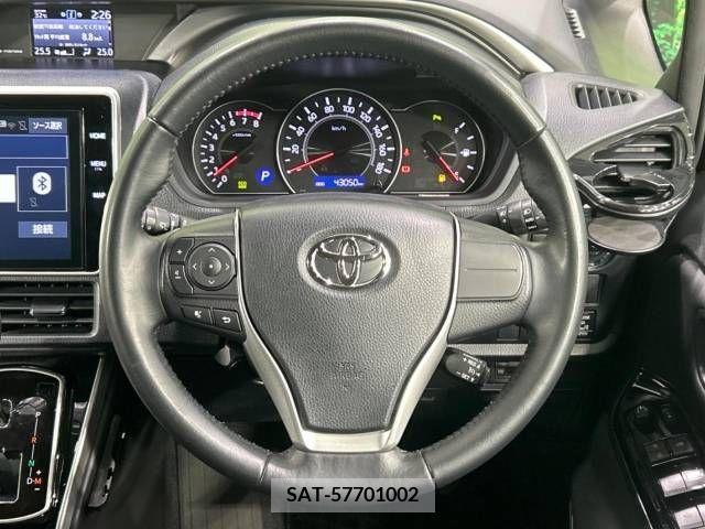 Toyota VOXY 2021-04 370449-11