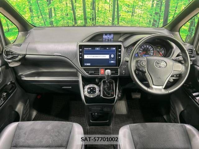 Toyota VOXY 2021-04 370449-1