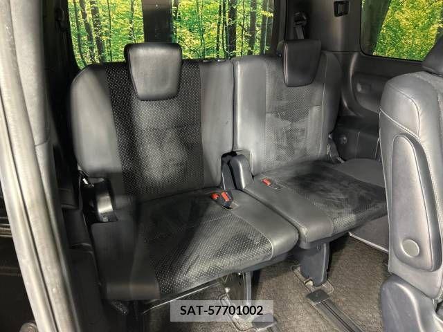 Toyota VOXY 2021-04 370449-9
