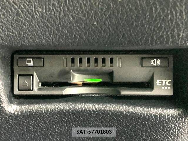 Toyota SIENTA 2018-03 246637-6