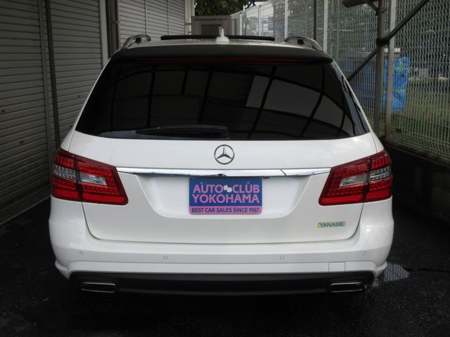 Mercedes Benz E-CLASS 2011-10 22009-23