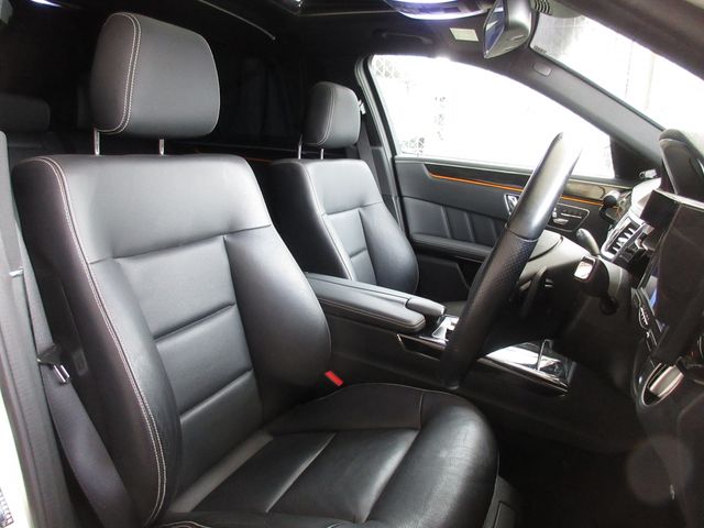 Mercedes Benz E-CLASS 2011-10 22009-5