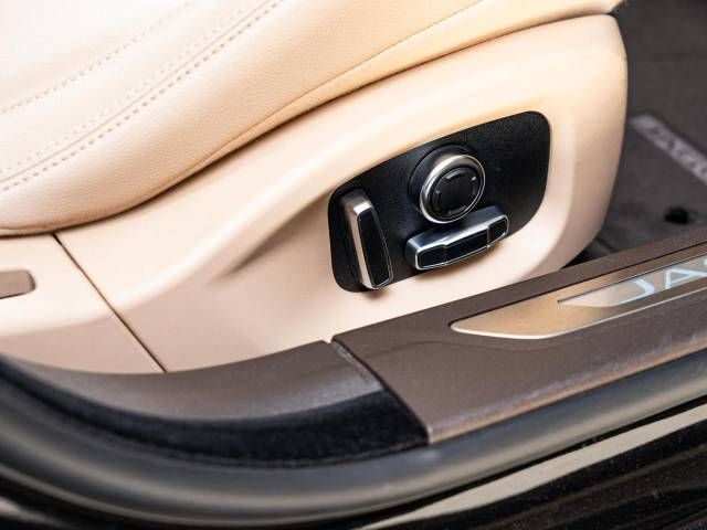 Jaguar XF 2018-12 192961-4