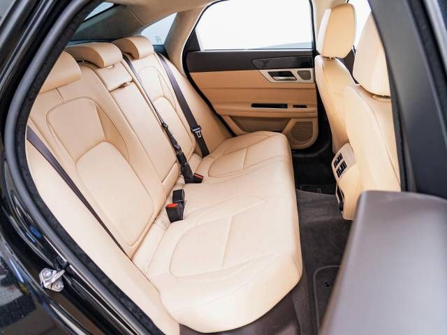 Jaguar XF 2018-12 192961-7