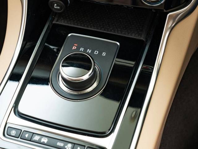 Jaguar XF 2018-12 192961-9