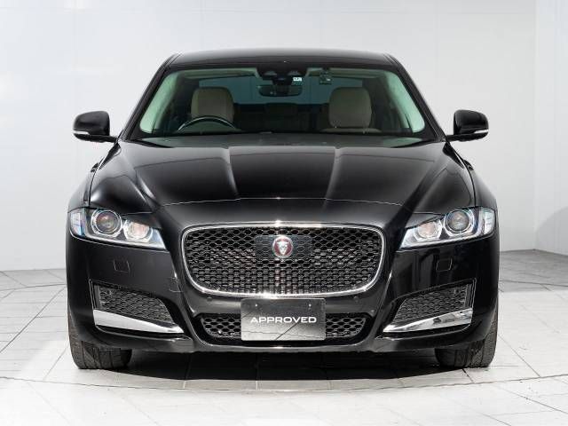 Jaguar XF 2018-12 192961-15