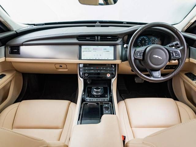 Jaguar XF 2018-12 192961-1