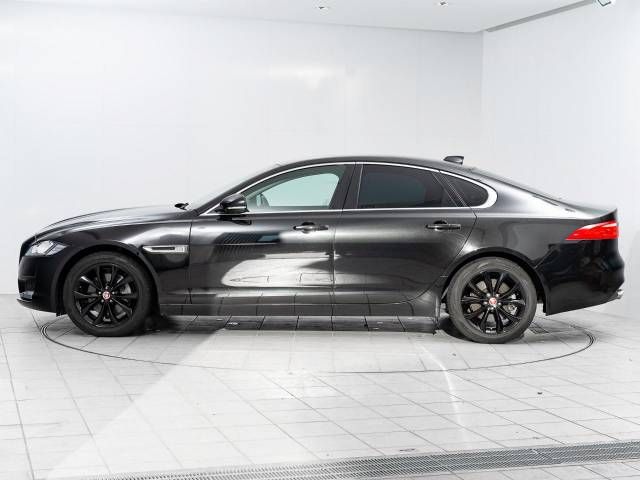 Jaguar XF 2018-12 192961-17