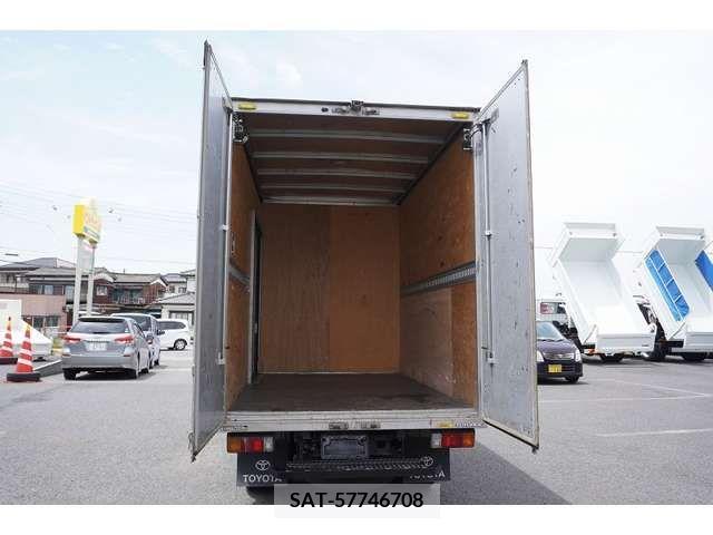 Toyota TOYOACE 2018-02 377816-19