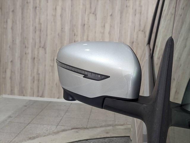 Nissan SERENA 2018-10 182962-13