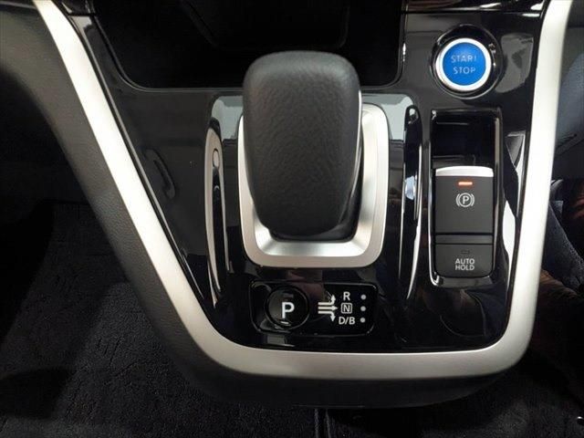Nissan SERENA 2018-10 182962-27