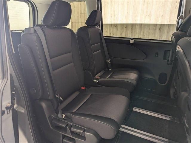 Nissan SERENA 2018-10 182962-20