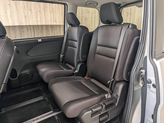 Nissan SERENA 2018-10 182962-23