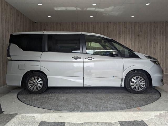 Nissan SERENA 2018-10 182962-3
