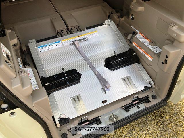 Honda N BOX 2014-10 208410-3