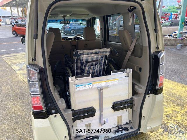 Honda N BOX 2014-10 208410-9